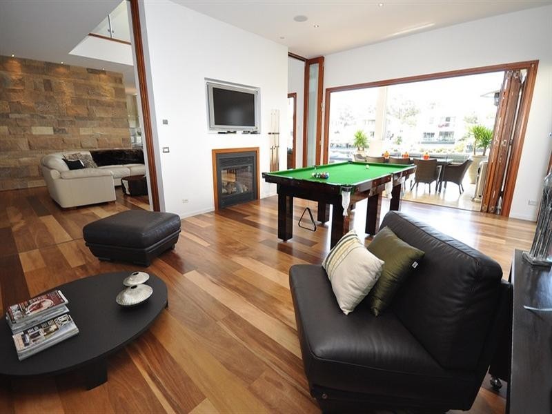 8 North Quay Drive, Biggera Waters QLD 4216