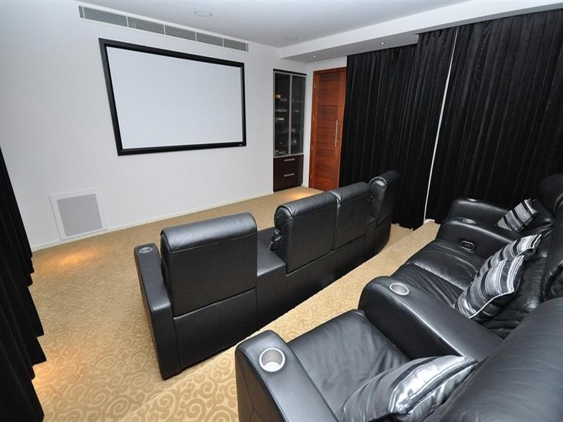 8 North Quay Drive, Biggera Waters QLD 4216