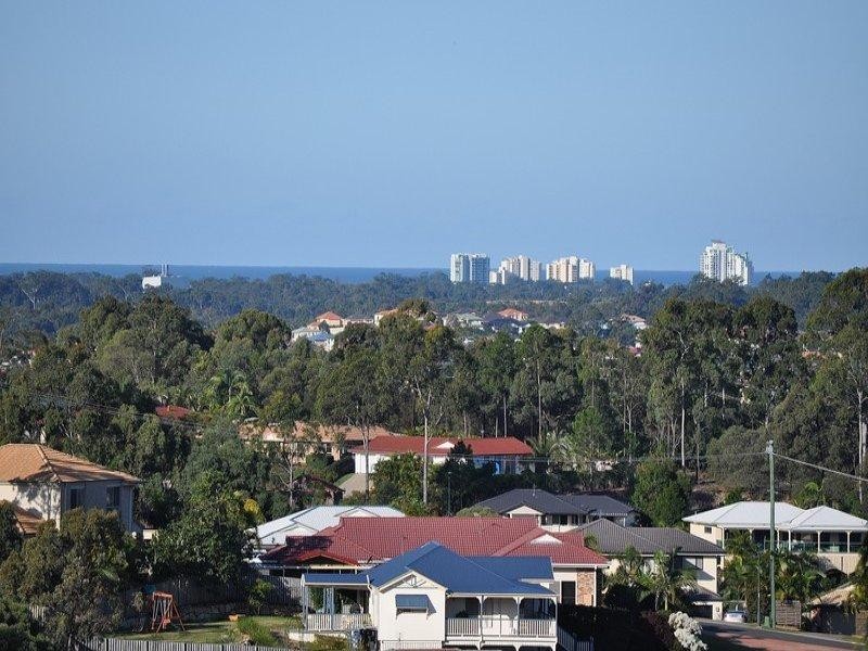 35 Midway Terrace, Pacific Pines QLD 4211