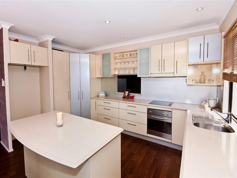 35 Midway Terrace, Pacific Pines QLD 4211