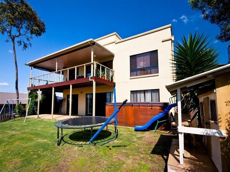 35 Midway Terrace, Pacific Pines QLD 4211