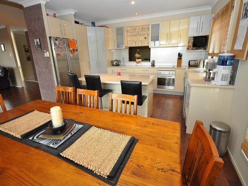 35 Midway Terrace, Pacific Pines QLD 4211