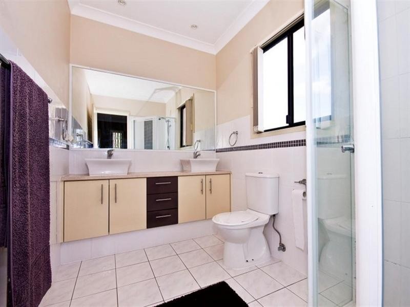 35 Midway Terrace, Pacific Pines QLD 4211
