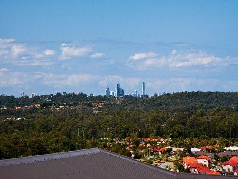 35 Midway Terrace, Pacific Pines QLD 4211