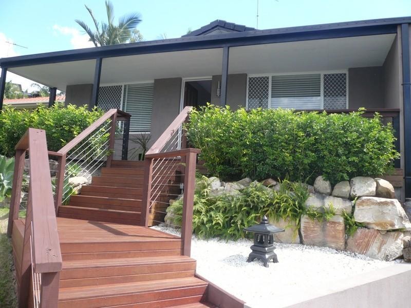 5 Avon Court, Pacific Pines QLD 4211