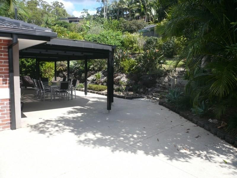 5 Avon Court, Pacific Pines QLD 4211