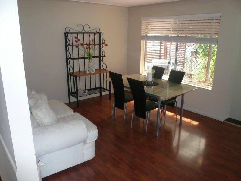 5 Avon Court, Pacific Pines QLD 4211