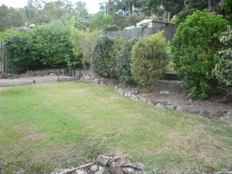 5 Avon Court, Pacific Pines QLD 4211