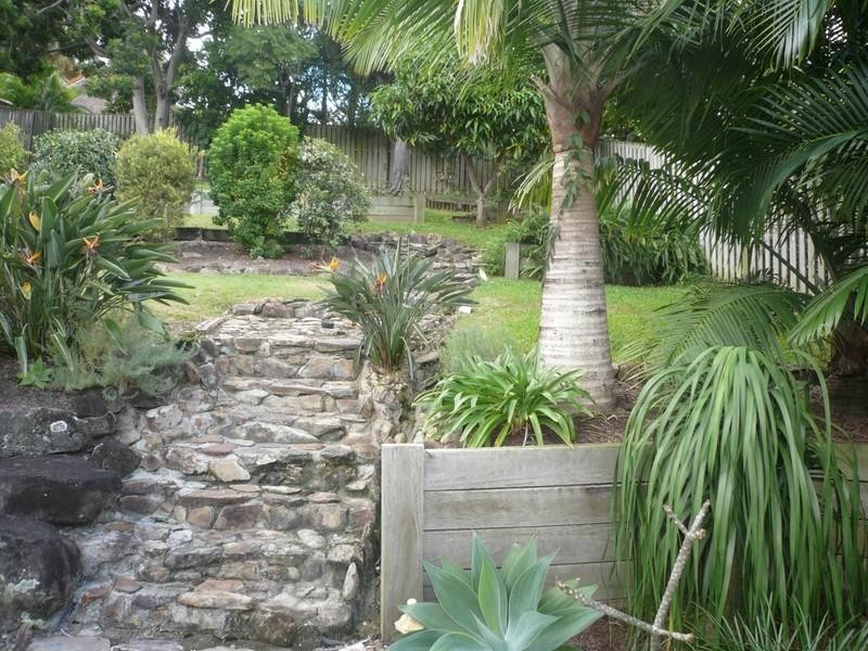 5 Avon Court, Pacific Pines QLD 4211