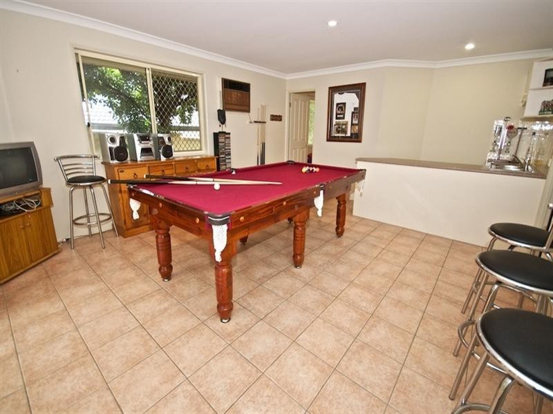4 Tulipwood Court, Arundel QLD 4214