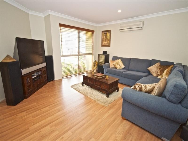 4 Tulipwood Court, Arundel QLD 4214