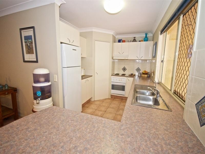 4 Tulipwood Court, Arundel QLD 4214