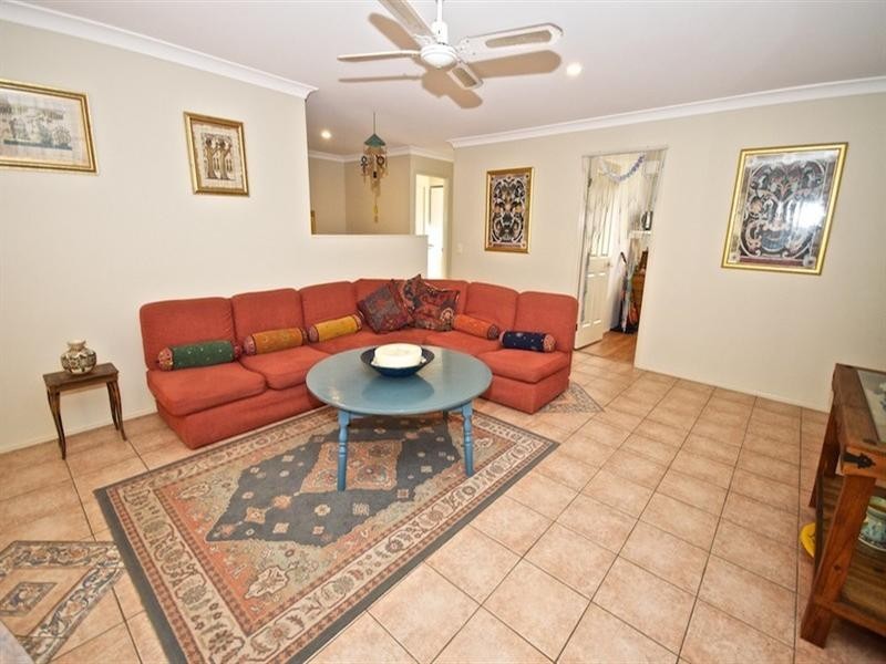 4 Tulipwood Court, Arundel QLD 4214