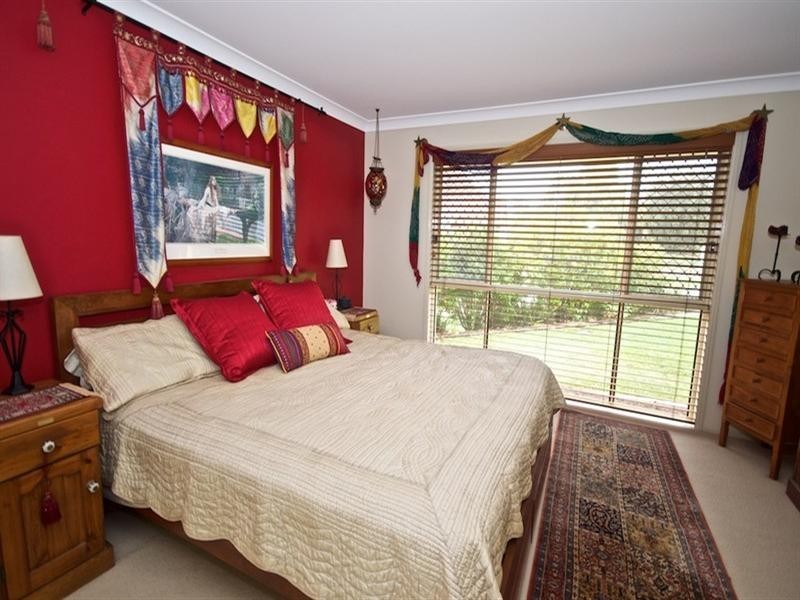4 Tulipwood Court, Arundel QLD 4214