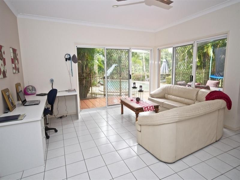 50 Fitzalan Circuit, Arundel QLD 4214