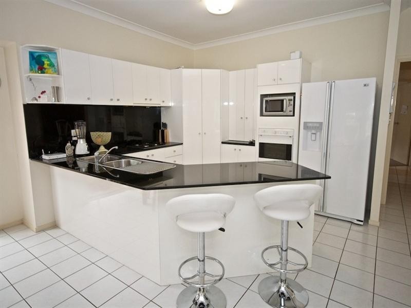 50 Fitzalan Circuit, Arundel QLD 4214