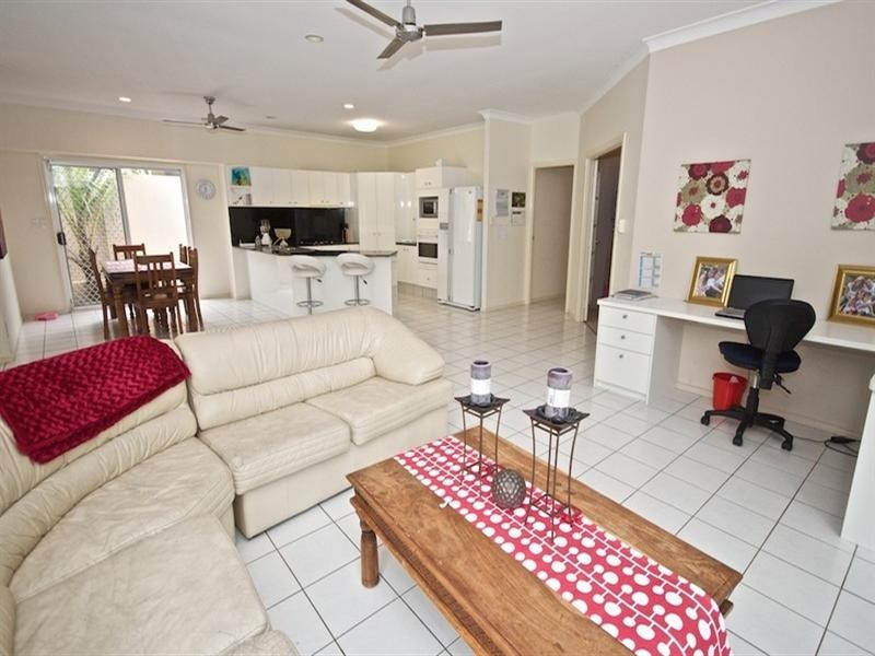 50 Fitzalan Circuit, Arundel QLD 4214