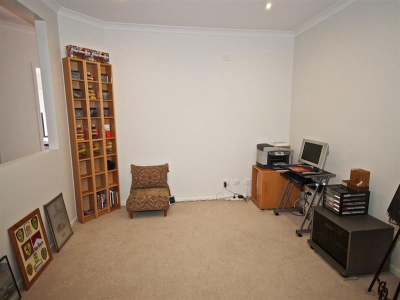 13 Neri Crescent, Arundel QLD 4214