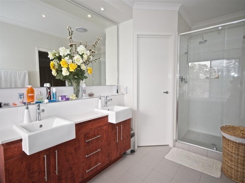 13 Neri Crescent, Arundel QLD 4214