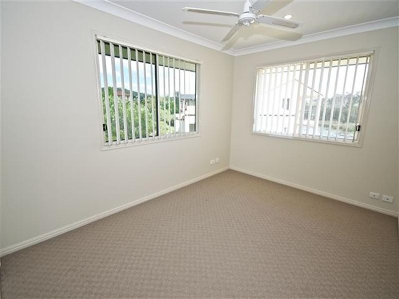 84 Golden Bear Drive, Arundel QLD 4214