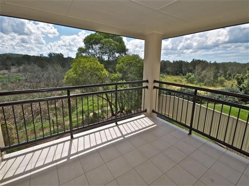 84 Golden Bear Drive, Arundel QLD 4214