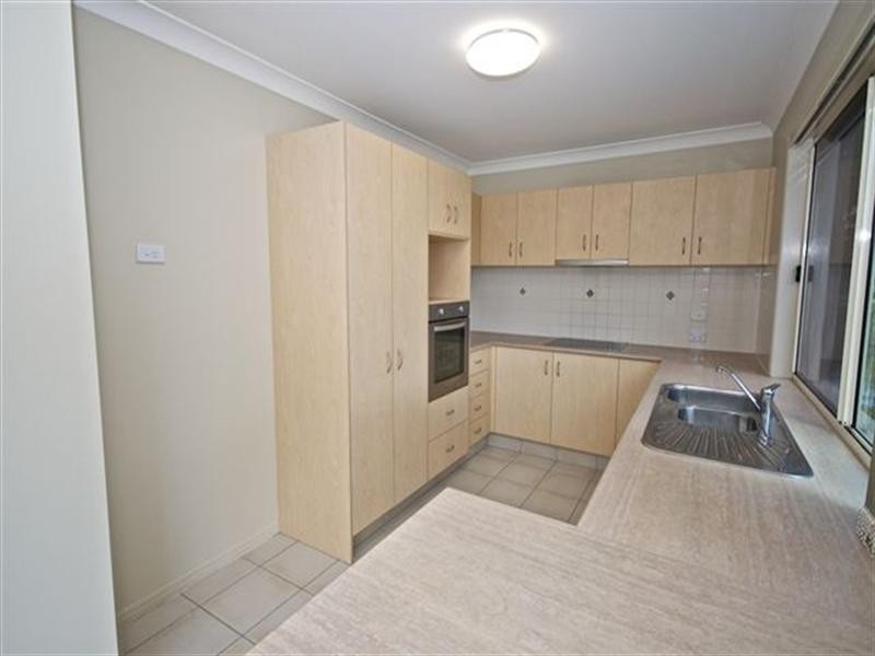 84 Golden Bear Drive, Arundel QLD 4214