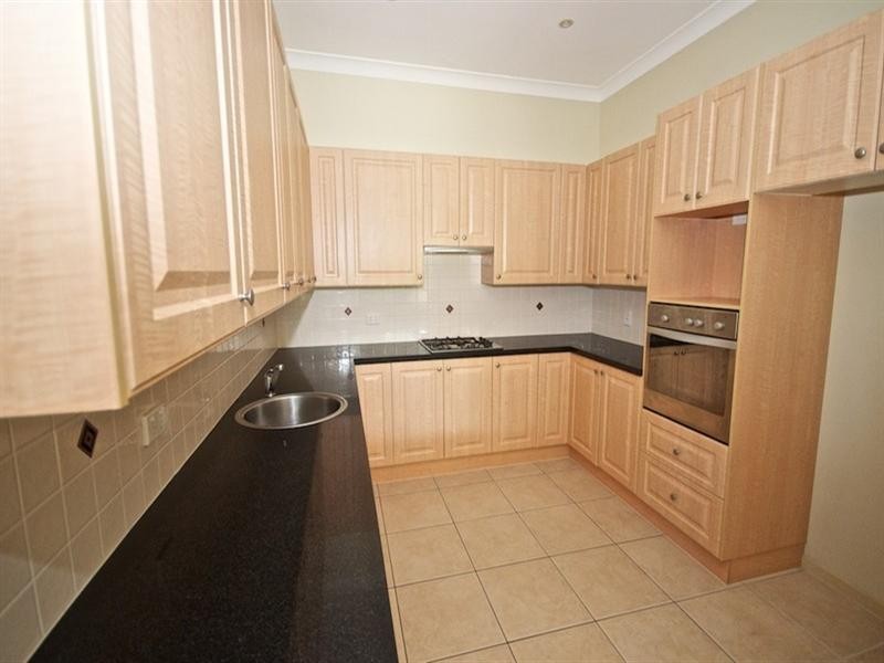 5 Eastbourne Chase, Arundel QLD 4214