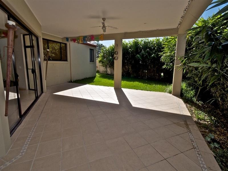 5 Eastbourne Chase, Arundel QLD 4214