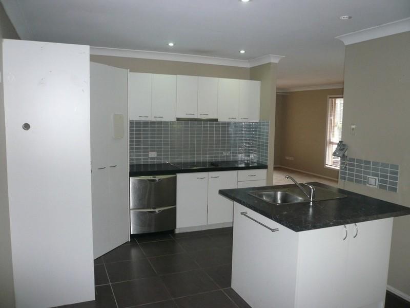 33 Rebbechi Court, Parkwood QLD 4214