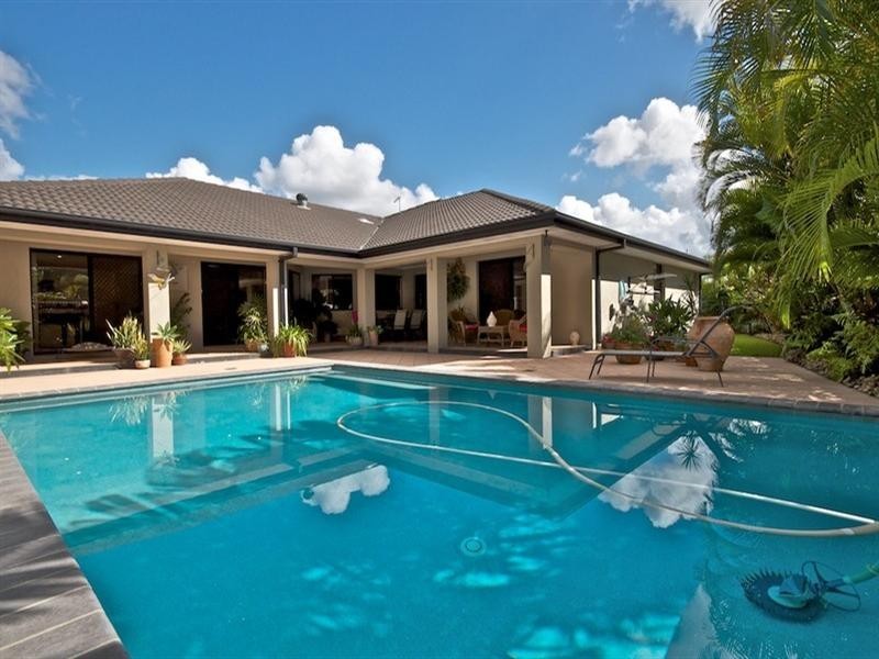 65 Arun Drive, Arundel QLD 4214