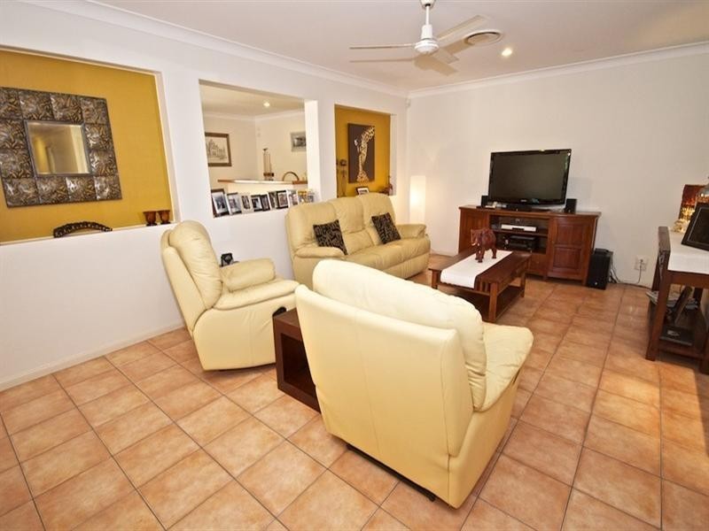 65 Arun Drive, Arundel QLD 4214