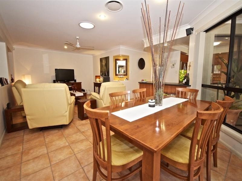 65 Arun Drive, Arundel QLD 4214