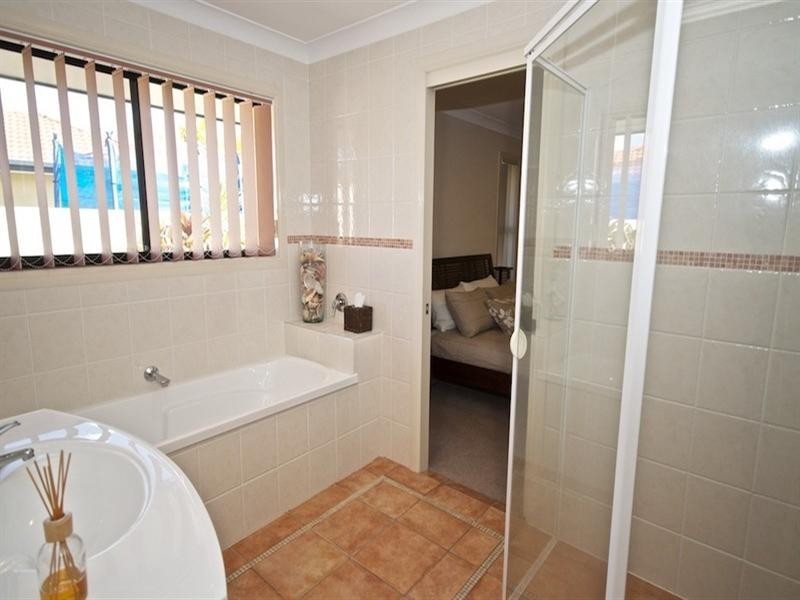 65 Arun Drive, Arundel QLD 4214