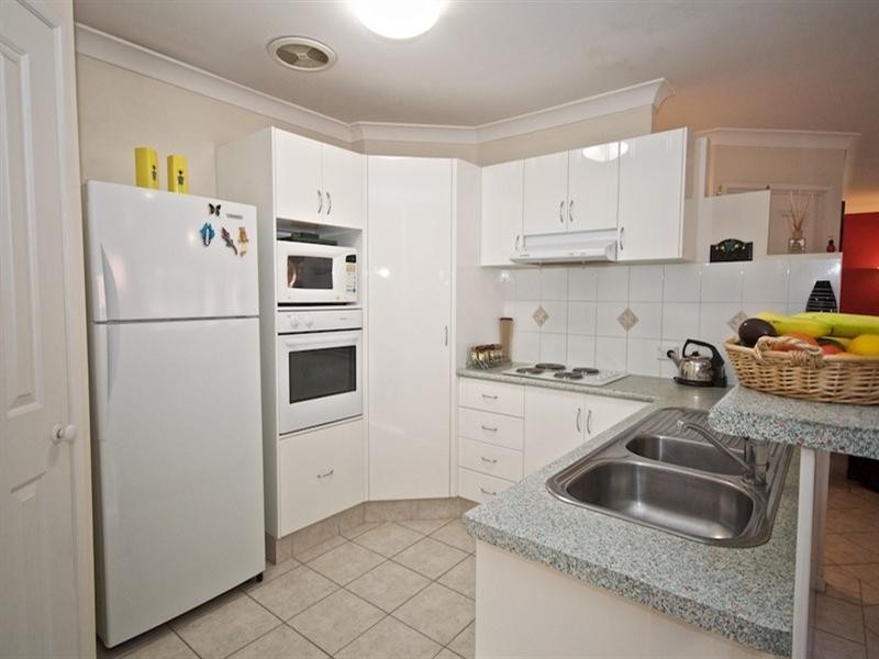 3 Dylan Street, Arundel QLD 4214