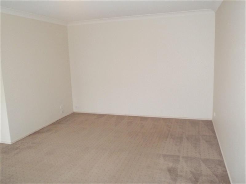 4a Joshua Close, Arundel QLD 4214