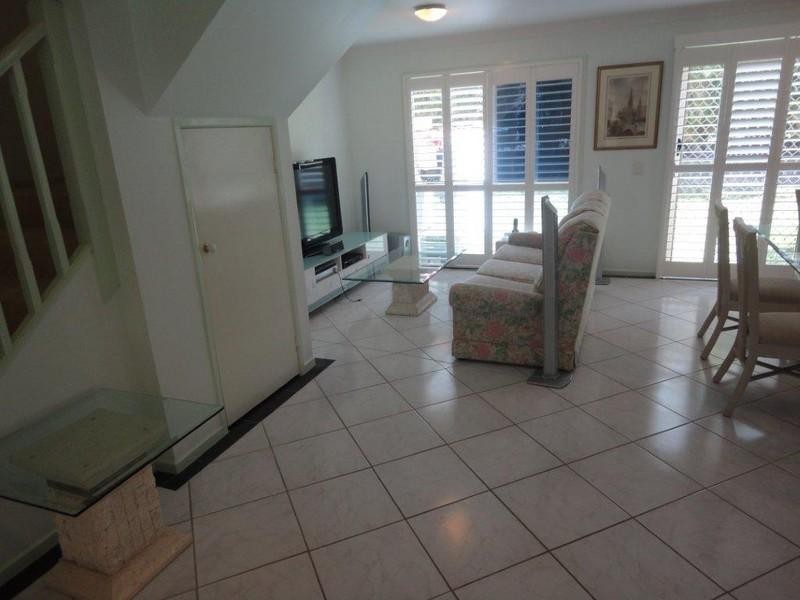 64/3 Arundel Drive, Arundel QLD 4214