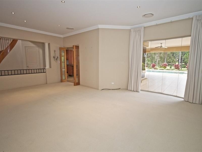 92 Arun Drive, Arundel QLD 4214