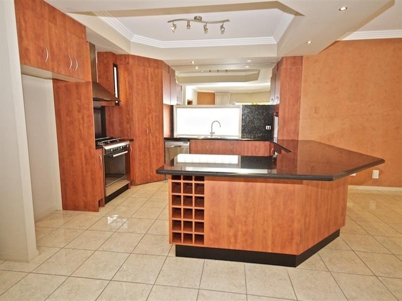 92 Arun Drive, Arundel QLD 4214