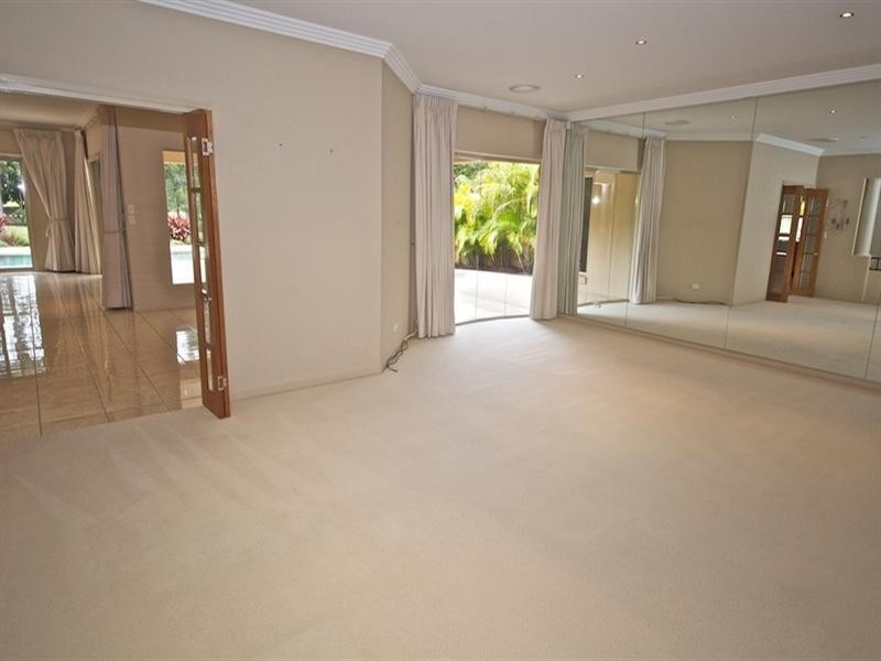 92 Arun Drive, Arundel QLD 4214