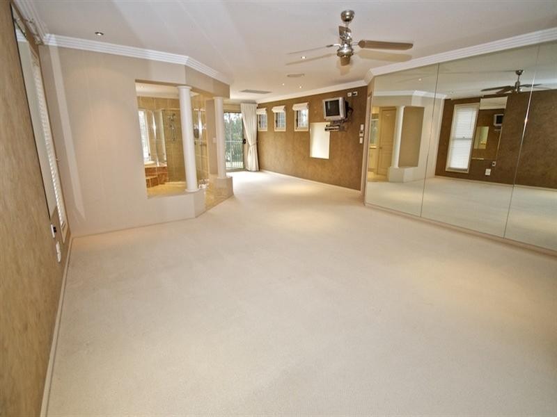 92 Arun Drive, Arundel QLD 4214