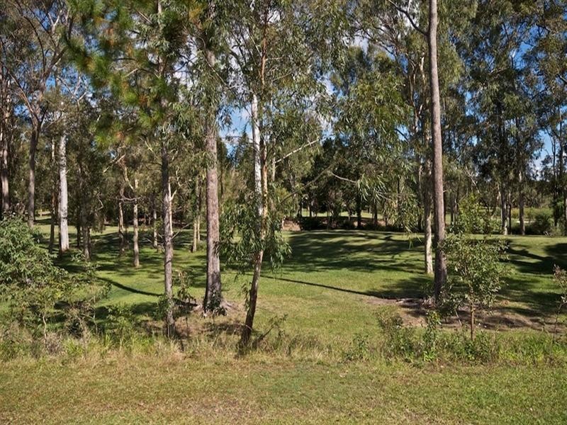 92 Arun Drive, Arundel QLD 4214