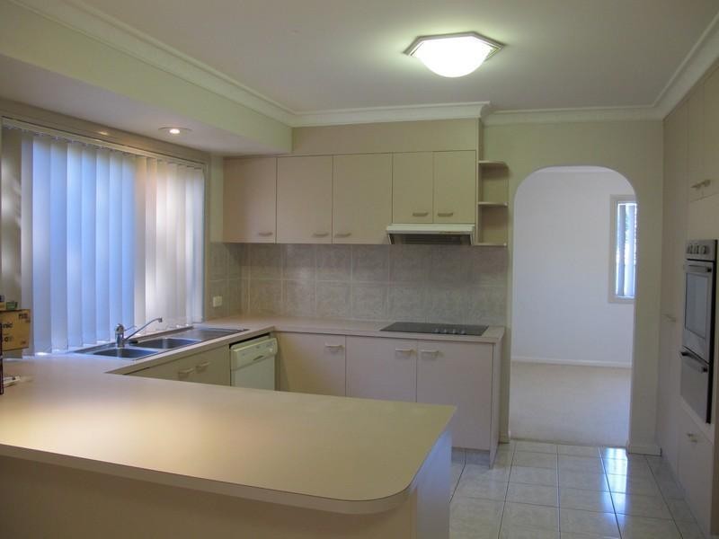 1 Open Drive, Arundel QLD 4214