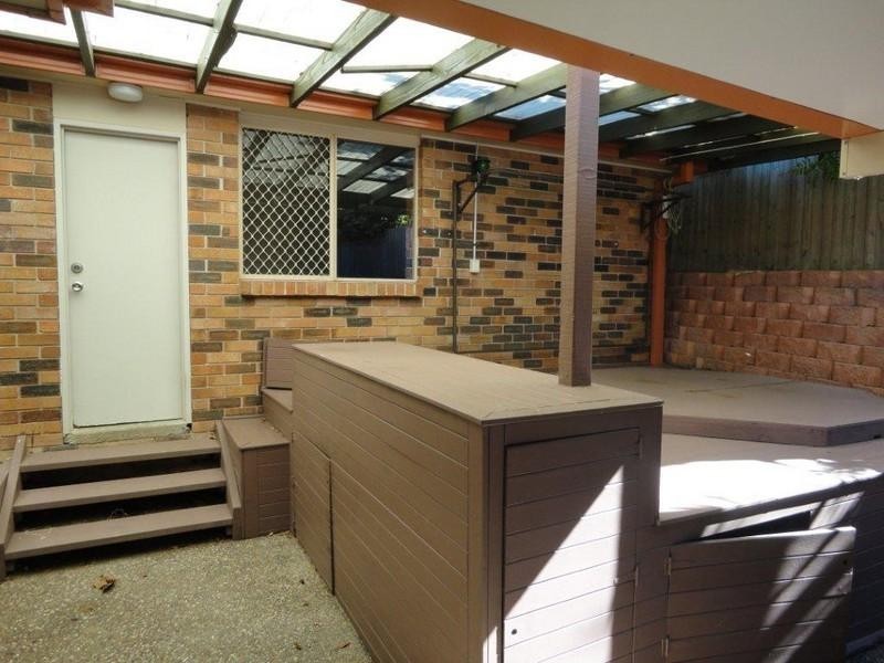 1 Open Drive, Arundel QLD 4214