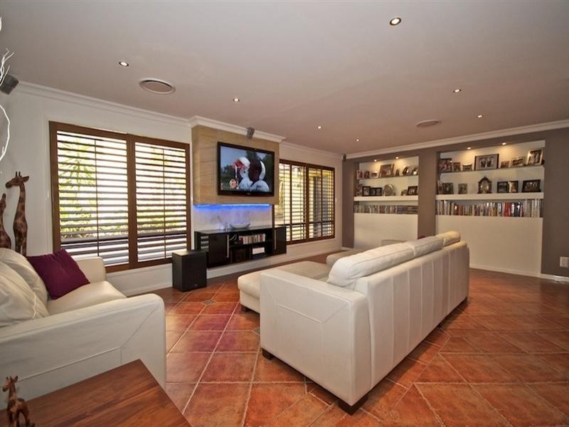 7 Midhurst Court, Arundel QLD 4214