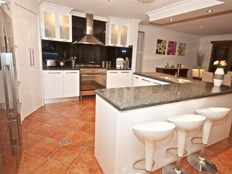 7 Midhurst Court, Arundel QLD 4214