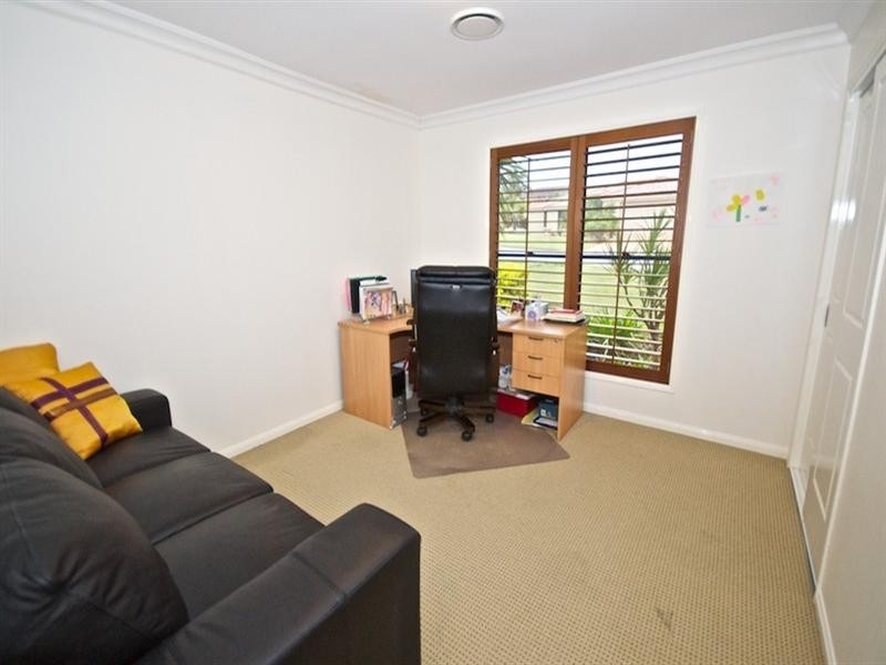 7 Midhurst Court, Arundel QLD 4214