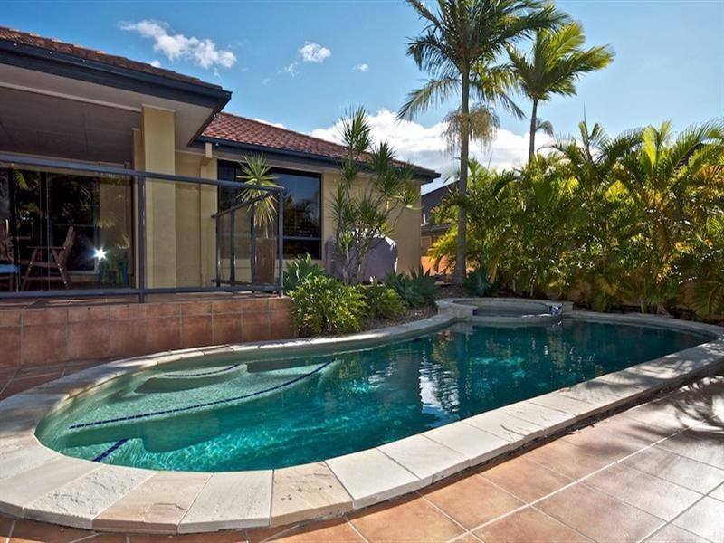 7 Midhurst Court, Arundel QLD 4214