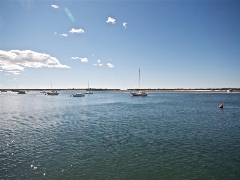 4/272 Marine Parade, Labrador QLD 4215