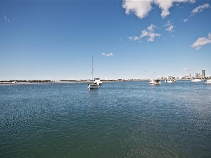 4/272 Marine Parade, Labrador QLD 4215