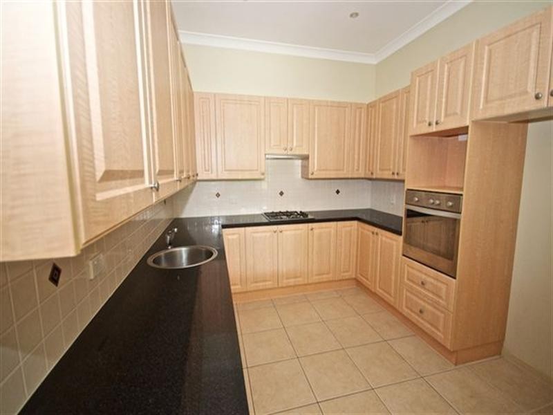 5 Eastbourne Chase, Arundel QLD 4214